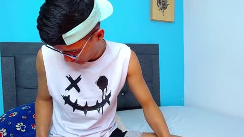 Snapshot of connor_garrett chatting on December 12, 12:38 am Connor online show from December 12, 12:38 am