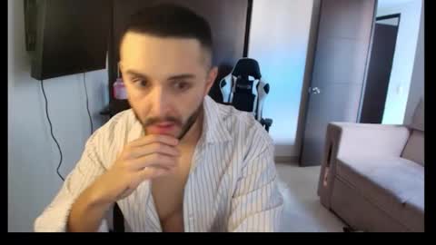 Snapshot of conradgrayson78 chatting on November 9, 9:13 pm conradgrayson78 leonandresough online show from November 9, 9:13 pm