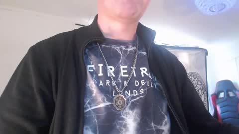 Snapshot of conradmac chatting on November 17, 12:33 pm conradmac online show from November 17, 12:33 pm