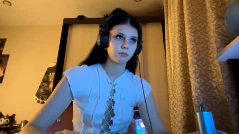 Isabella online show from November 18, 6:12 pm