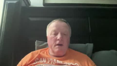 Snapshot of cookoosnest chatting on December 26, 5:04 am cookoosnest online show from December 26, 5:04 am