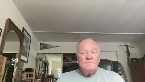 Snapshot of cookoosnest chatting on October 12, 3:11 pm cookoosnest online show from October 12, 3:11 pm