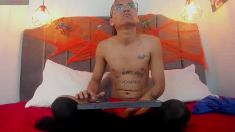 cool_johnson online show from October 18, 11:55 am