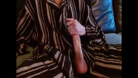 Snapshot of coolbreeze420842217 chatting on November 23, 3:01 pm coolbreeze420 online show from November 23, 3:01 pm