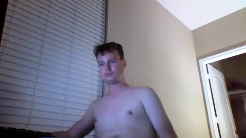 cooldude122222 online show from December 4, 2:53 am