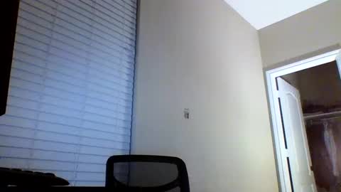 cooldude122222 online show from December 4, 6:22 am