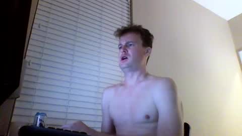 cooldude122222 online show from December 25, 6:31 am