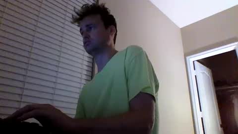 cooldude122222 online show from January 9, 6:38 am