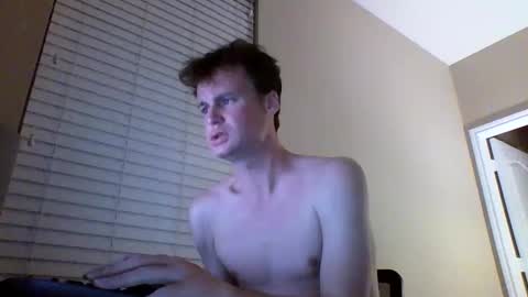 cooldude122222 online show from January 24, 4:16 am