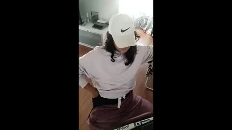 Snapshot of cootie_pinklips chatting on December 5, 1:31 pm Cootie pinklips online show from December 5, 1:31 pm