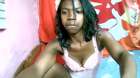 coquine_lara online show from May 18, 11:10 pm