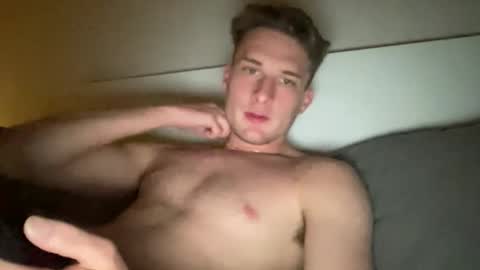 Snapshot of cor01 chatting on November 16, 11:21 pm cor01 online show from November 16, 11:21 pm