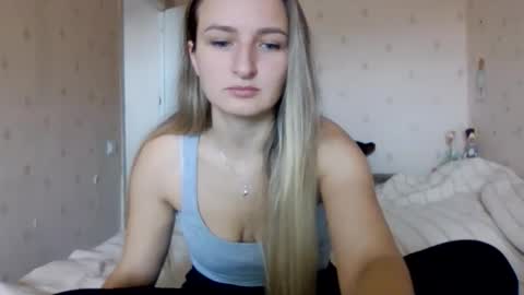 cora_fora online show from October 22, 8:36 am