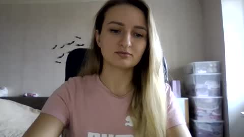 cora_fora online show from November 4, 10:25 am