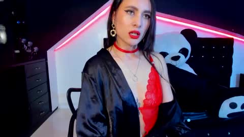 Coral  online show from March 8, 4:06 pm