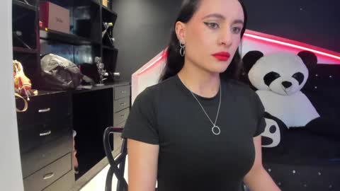 Coral  online show from September 23, 1:03 pm