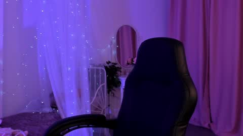 little girl who is always right or Coraline online show from January 20, 5:15 am