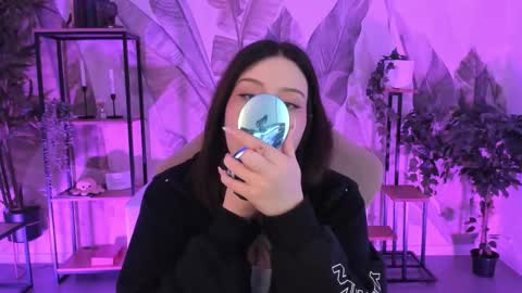 little girl who is always right or Coraline online show from September 12, 7:52 am