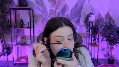 little girl who is always right or Coraline online show from October 21, 5:19 am