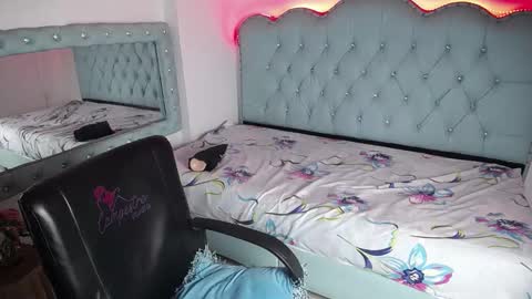 Snapshot of cordelia_perlman chatting on October 18, 8:31 pm Cordelia online show from October 18, 8:31 pm