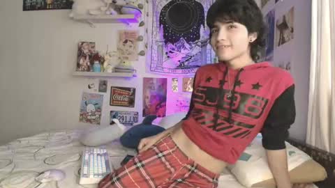 Snapshot of corey_moon chatting on February 9, 3:16 pm Corey Glenn online show from February 9, 3:16 pm