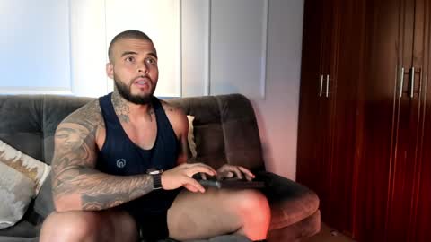 Snapshot of coreymartinez_ chatting on December 2, 12:19 am DaveMonsalve online show from December 2, 12:19 am