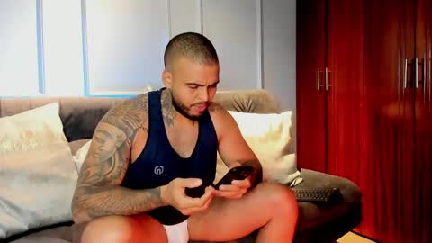 Snapshot of coreymartinez_ chatting on November 9, 4:00 am DaveMonsalve online show from November 9, 4:00 am