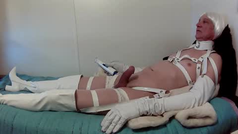 Snapshot of corsetnboots chatting on February 19, 6:04 pm corsetnboots online show from February 19, 6:04 pm