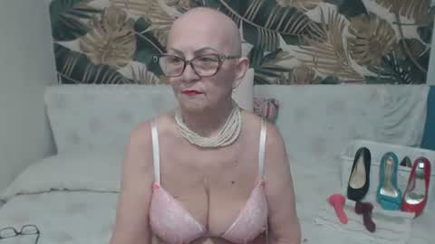 Snapshot of corssika chatting on June 21, 3:14 pm corssika online show from June 21, 3:14 pm