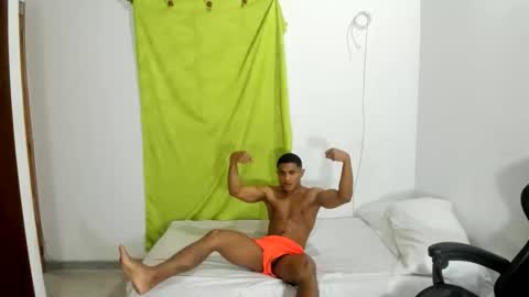 Snapshot of corzoethan chatting on April 24, 5:37 pm Ethan online show from April 24, 5:37 pm