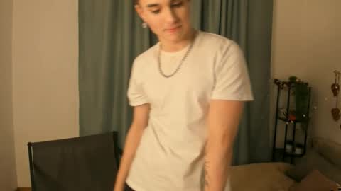 Henry online show from March 3, 9:10 pm