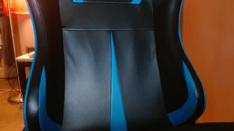 Snapshot of cosmicjones88 chatting on January 4, 4:33 am cosmicjones88 online show from January 4, 4:33 am