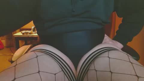 Snapshot of cosmicjones88 chatting on January 20, 8:09 am cosmicjones88 online show from January 20, 8:09 am