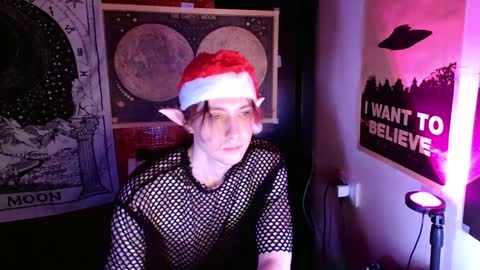 Snapshot of cosmonudes chatting on December 24, 9:00 pm Barry online show from December 24, 9:00 pm