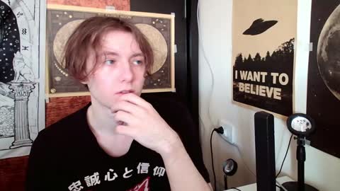 Snapshot of cosmonudes chatting on January 9, 9:06 am Barry online show from January 9, 9:06 am