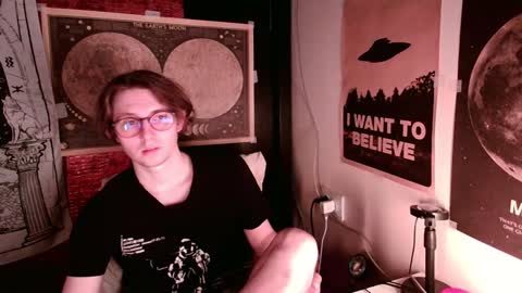 Snapshot of cosmonudes chatting on January 25, 10:28 pm Barry online show from January 25, 10:28 pm