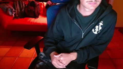 Snapshot of couldbesleeping chatting on October 26, 5:35 am couldbe online show from October 26, 5:35 am