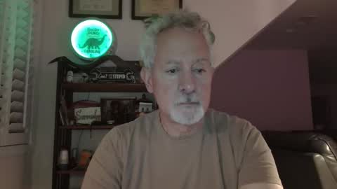 Snapshot of count_of_monte_christo chatting on May 27, 9:17 am count_of_monte_christo online show from May 27, 9:17 am