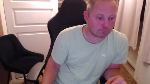 Snapshot of couple3845 chatting on November 9, 7:45 pm couple3845 online show from November 9, 7:45 pm