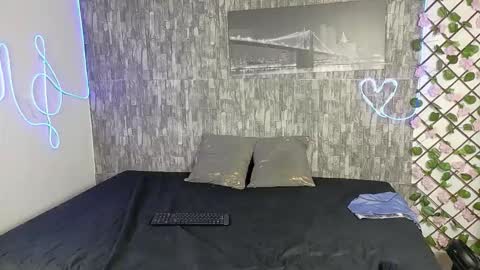 Snapshot of couple_fantasy_x chatting on June 5, 2:12 pm Val y Sal online show from June 5, 2:12 pm