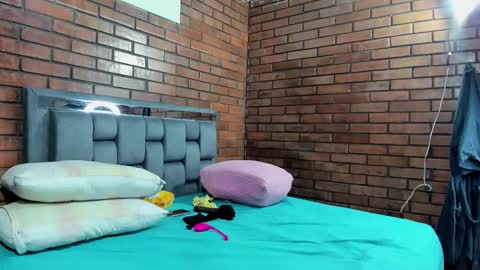 Snapshot of couple_gold69 chatting on September 24, 9:23 am Andrea and Scott online show from September 24, 9:23 am