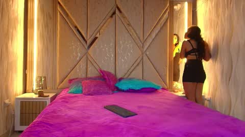 Snapshot of couple_hot_2025 chatting on November 18, 7:40 pm Ricardo Isabella online show from November 18, 7:40 pm