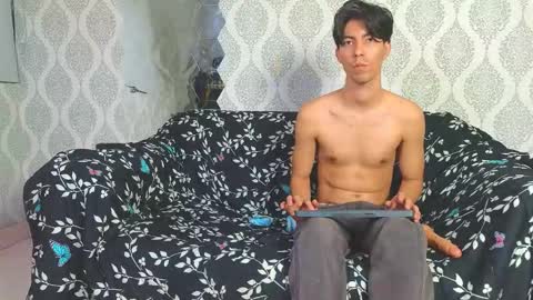 Snapshot of couple_hot_2025 chatting on November 27, 1:40 am Ricardo Isabella online show from November 27, 1:40 am