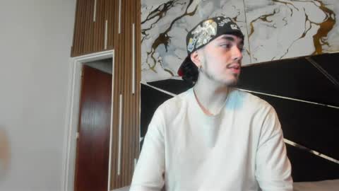 couple_in_heat_ online show from April 4, 7:44 pm