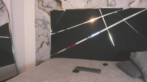 couple_in_heat_ online show from April 20, 9:05 pm