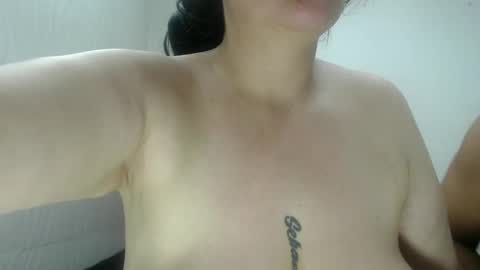 couple_milk_rs online show from December 15, 12:29 am