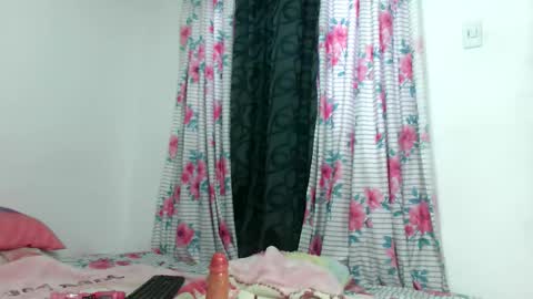 Snapshot of couple_naughty01 chatting on September 26, 2:32 pm couple_naughty01 online show from September 26, 2:32 pm