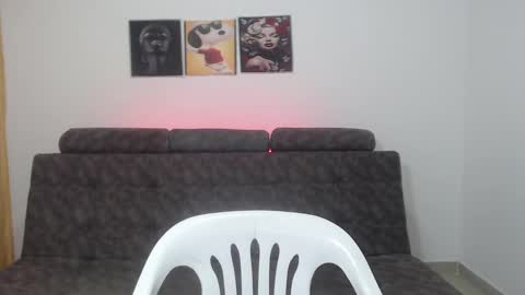  ALEJANDRO Y EMILY  online show from March 11, 1:56 pm