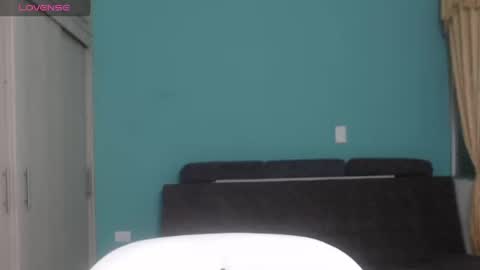  ALEJANDRO Y EMILY  online show from January 8, 1:41 am