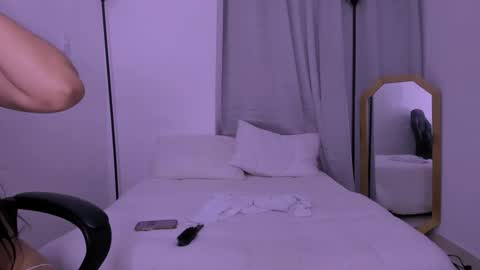 Snapshot of couple_sexxo chatting on December 15, 12:18 am Couple sexxo online show from December 15, 12:18 am